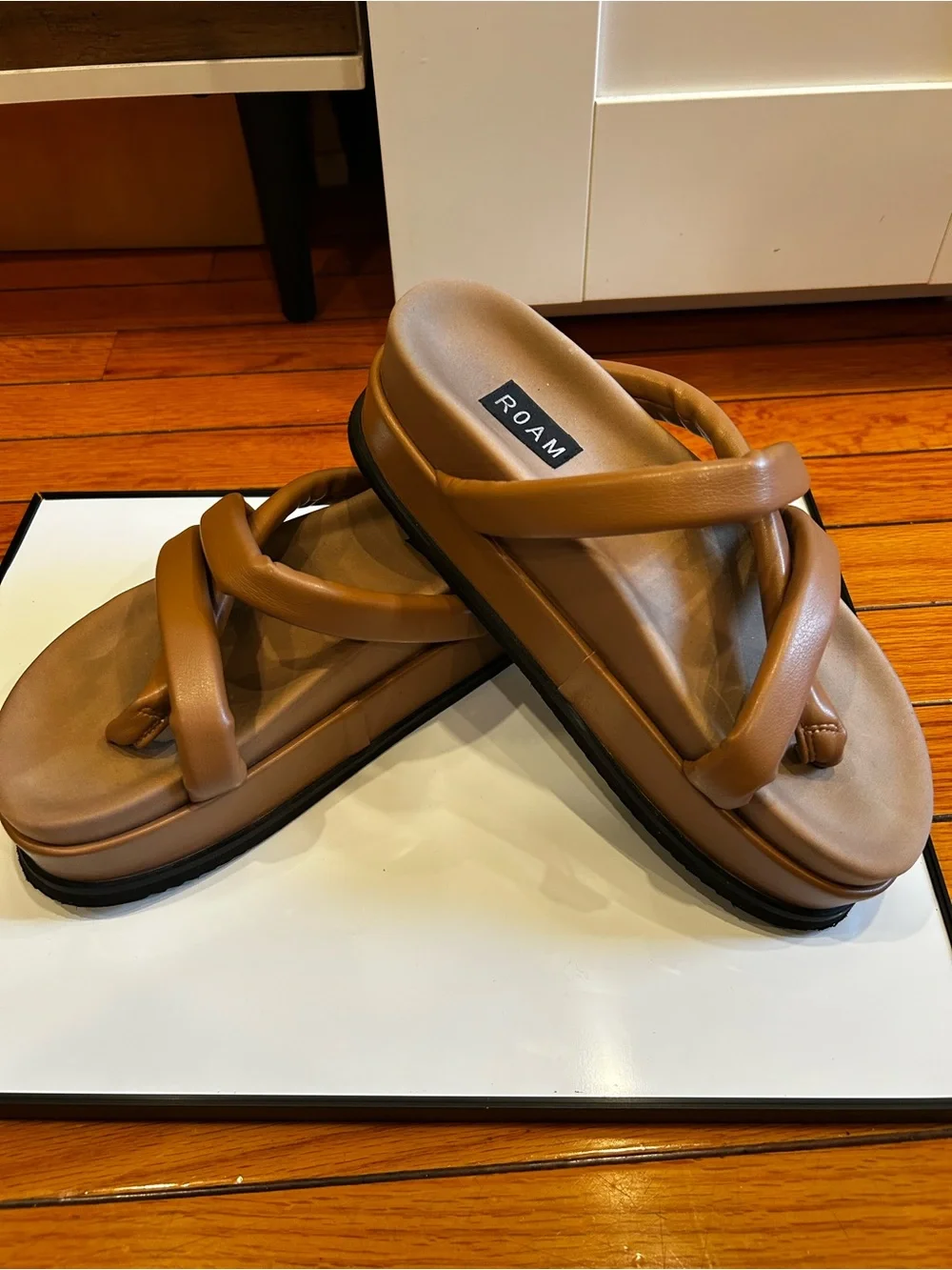 ROAM Tan Padded Crisscross Platform Slide